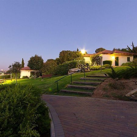 Shoresh Green Hills Family Suites Hotel Exterior foto