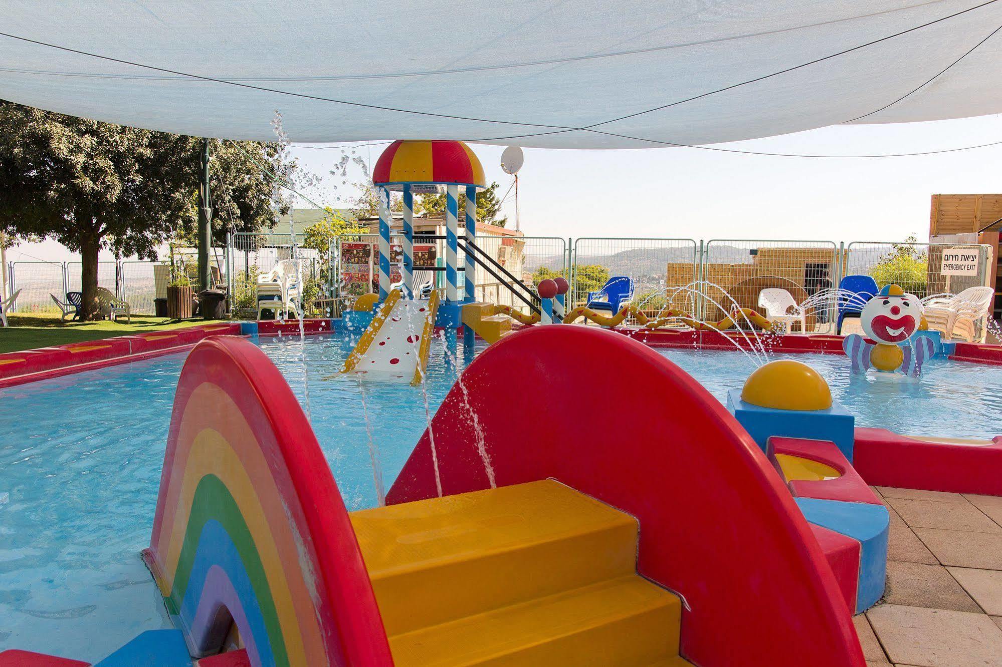 Shoresh Green Hills Family Suites Hotel Exterior foto